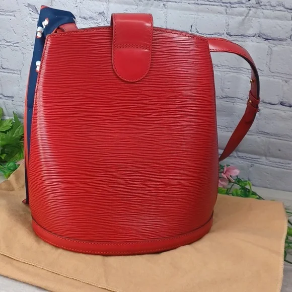 Louis Vuitton Cluny Red Epi Leather Shoulder Bag - Picture 7 of 16